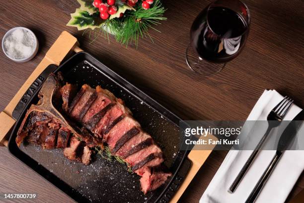 fiorentina steak - bistecca alla fiorentina stock pictures, royalty-free photos & images