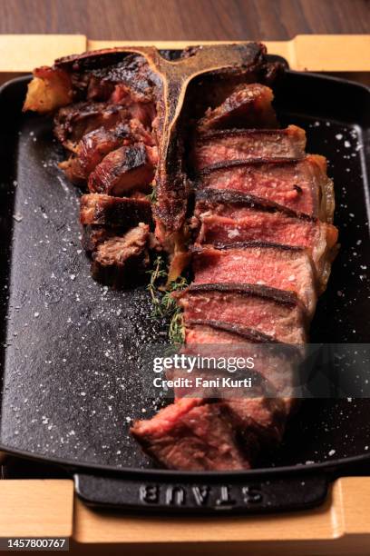 t-bone steak - bistecca alla fiorentina stock pictures, royalty-free photos & images