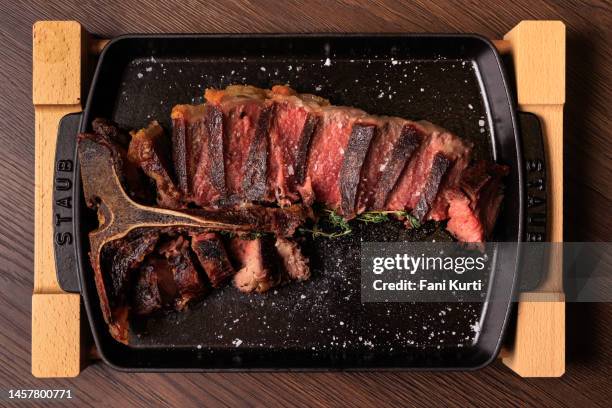 t-bone steak - bistecca alla fiorentina stock pictures, royalty-free photos & images