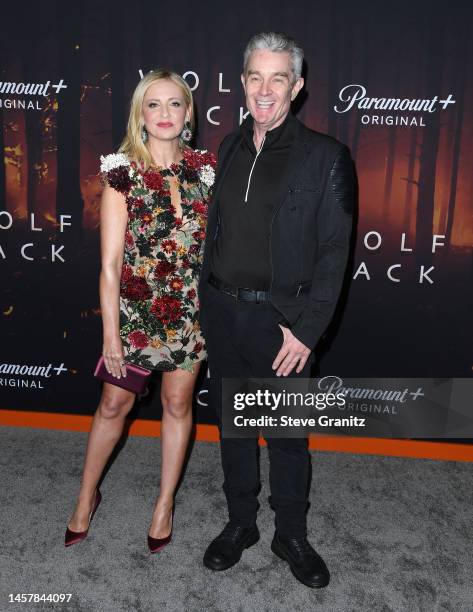 Sarah Michelle Gellar and James Marsters arrives at the Los Angeles Premiere Of Paramount+'s "Wolf Pack" at Harmony Gold on January 19, 2023 in Los...