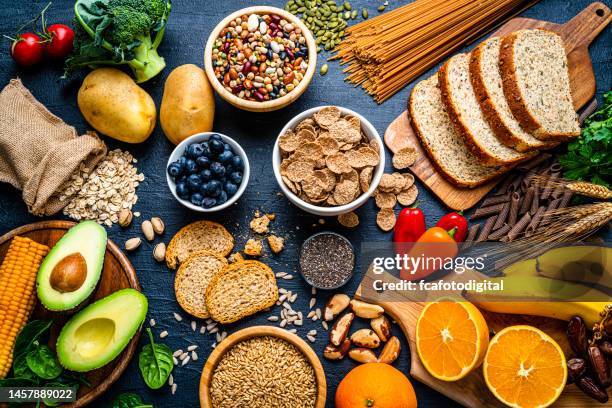 dietary fiber food shot from above - fibre stockfoto's en -beelden