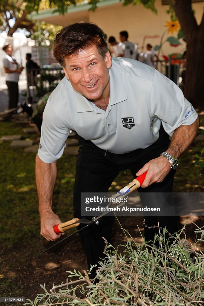 2,000 Acts Of Hope Charitable Initiative With The Los Angeles Kings