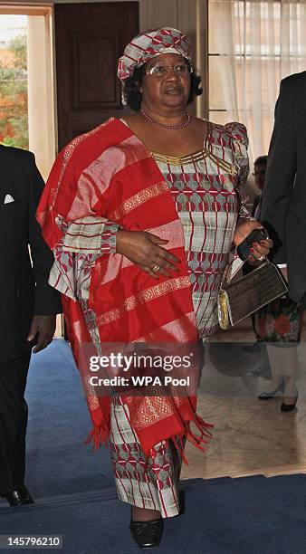 President of Malawi Joyce Banda arrives for a lunch with Queen Elizabeth II and Commonwealth Nations Heads of Government on June 06, 2012 in London,...