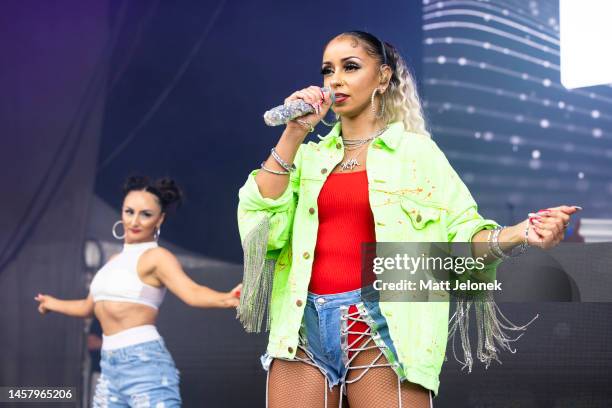 2,730 Mya (Singer) Stock Photos, High-Res Pictures, and Images - Getty ...