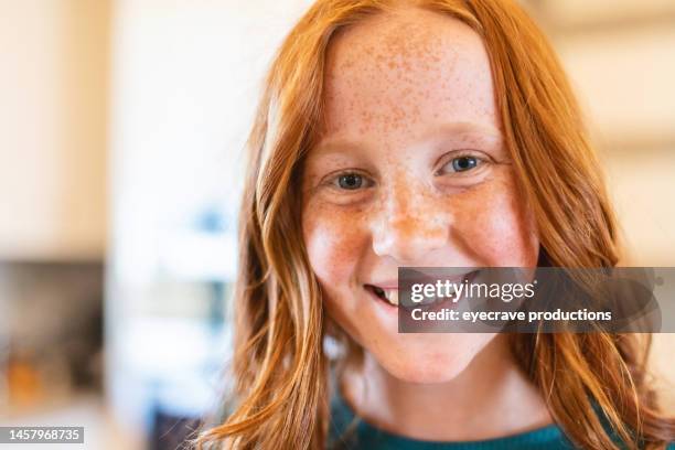 redhead pre-teen female happy young children portraits photo series - freckle girl foto e immagini stock