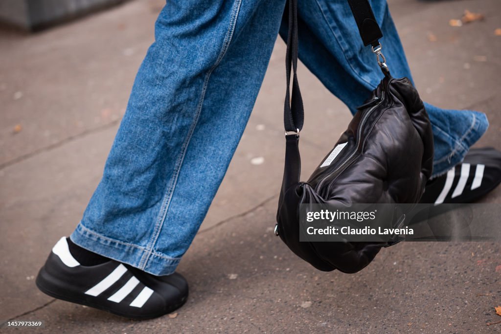 Street Style - Paris Fashion Week - Menswear Fall-Winter 2023-2024 : Day Three