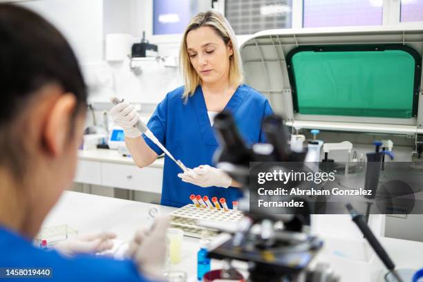 Study Sample Collection Images Specimen Collection Photos and Premium High Res Pictures - Getty Images