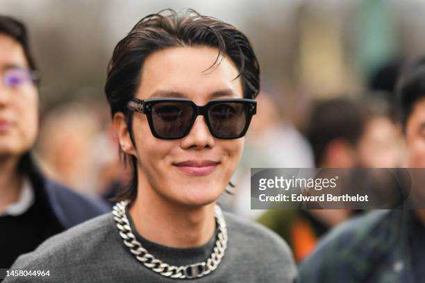 Hope of BTS is seen outside Dior, during the Paris Fashion Week - Menswear Fall Winter 2023 2024 : Day Four on January 20, 2023 in Paris, France.
