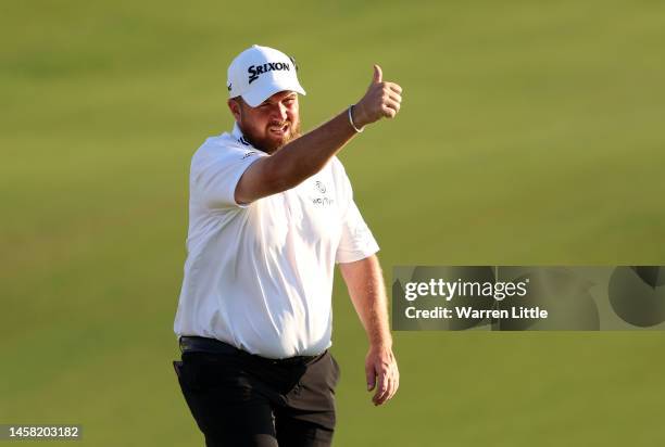 Shane Lowry of Ireland gives the thumbs up on the 18th green during third round of the Abu Dhabi HSBC Championship at Yas Links Golf Course on...