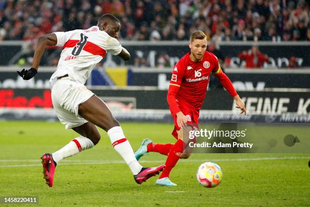 Sehrou Guirassy of VfB Stuttgart scores the team's first goal during the Bundesliga match between VfB Stuttgart and 1. FSV Mainz 05 at Mercedes-Benz...