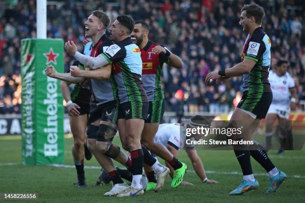 Alex Dombrandt of Harlequins celebrates scoring the 2nd try during Heineken Champions Cup Pool A match between Harlequins and Cell C Sharks at...
