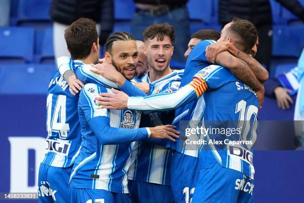 Martin Braithwaite of RCD Espanyol celebrates after scoring the team's first goal with teammates during the LaLiga Santander match between RCD...