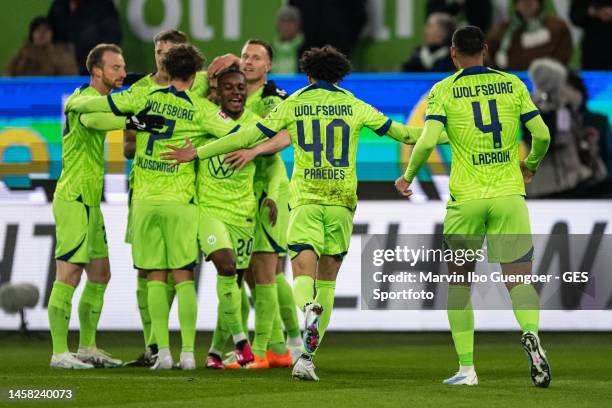 The team of Wolfsburg celebrates the team's fifth goal during the Bundesliga match between VfL Wolfsburg and Sport-Club Freiburg at Volkswagen Arena...