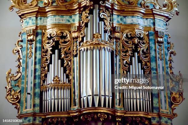 baroque church - church organ fotografías e imágenes de stock