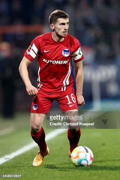 Jonjoe Kenny of Hertha BSC Berlin runs with the ball during the Bundesliga match between VfL Bochum 1848 and Hertha BSC at Vonovia Ruhrstadion on...