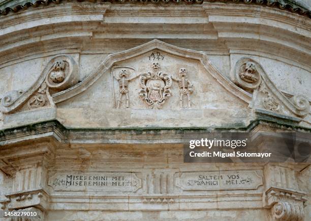 church in matera - fegefeuer stock-fotos und bilder