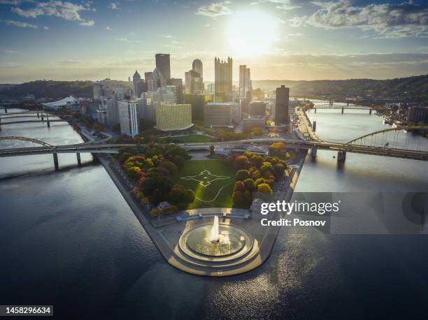 point state park fountain in pittsburgh - pittsburgh stock pictures, royalty-free photos & images