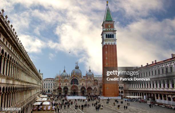 piazza san marco, venice, italy - doge's palace stockfoto's en -beelden