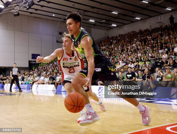 Reuben Te Rangi of the Phoenix drives to the basket during the round 16 NBL match between South East Melbourne Phoenix and Perth Wildcatse at State...