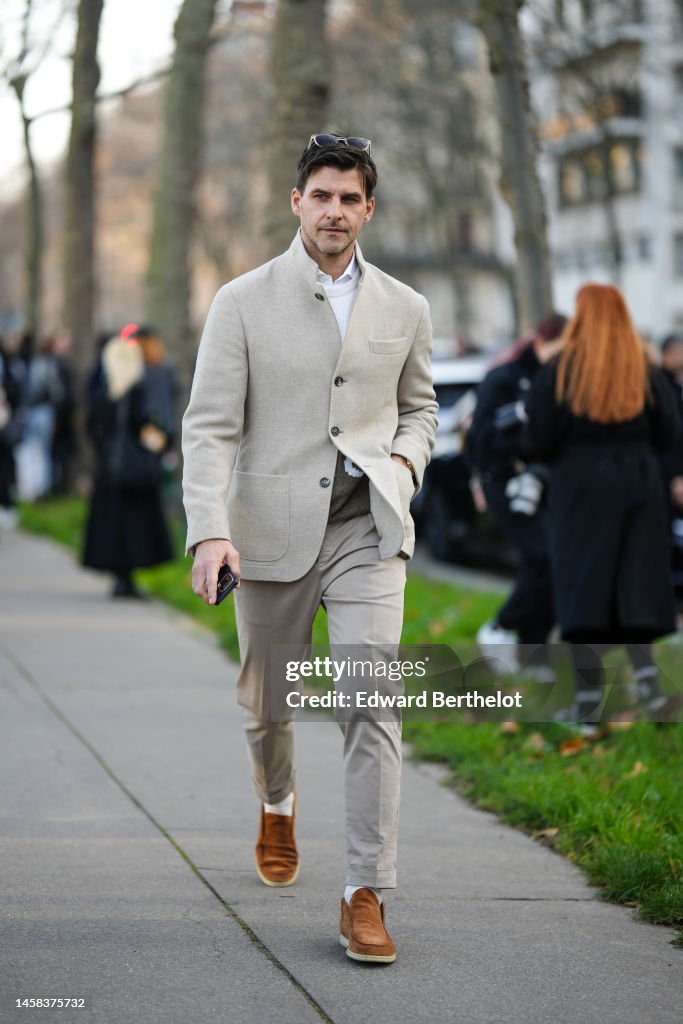 Street Style - Paris Fashion Week - Menswear Fall-Winter 2023-2024 : Day Five
