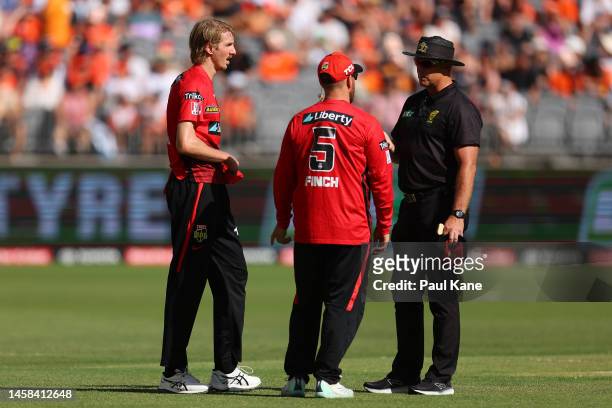 David Moody of the Renegades is withdrawn from the bowling attack after bowling 3 consecutive no balls during the Men's Big Bash League match between...