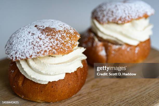 swedish lent pastries (semla) - shrovetide stockfoto's en -beelden