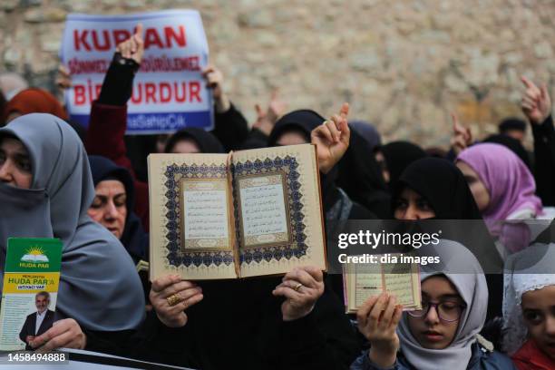 Muslims In Sweden 3,417 Swedish Muslims Stock Photos, High-Res Pictures, and Images ...