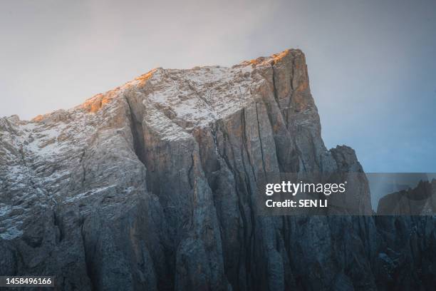 close up view of the dolomite mountain peak at sunset, dolomite alps in italy - cliff stock pictures, royalty-free photos & images