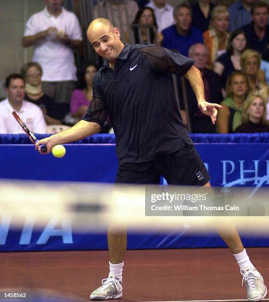 Agassi Smash Racket 17 10th Anniversary Of World Team Tennis Smash Hits Stock Photos, High ...