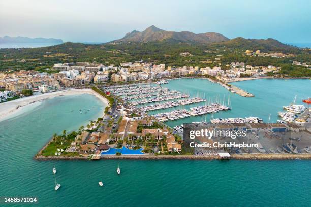 aerial view of alcudia port and beach, majorca, spain, europe - alcudia stockfoto's en -beelden
