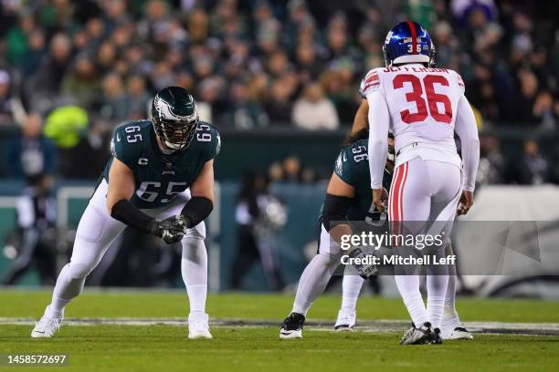 Lane Johnson of the Philadelphia Eagles in action against Tony Jefferson of the New York Giants during the NFC Divisional Playoff game at Lincoln...