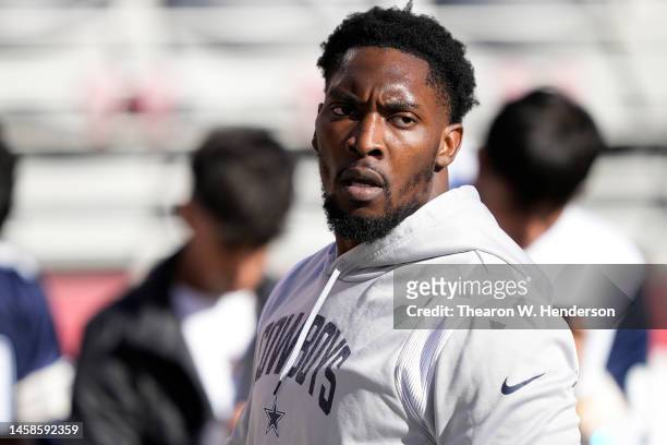 DeMarcus Lawrence of the Dallas Cowboys warms up prior to a game against the San Francisco 49ers in the NFC Divisional Playoff game at Levi's Stadium...