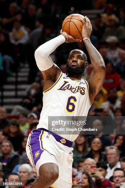 30 404 Lebron James Shoot Stock Photos High Res Pictures And Images 30 404 Lebron James Shoot Stock Photos High Res Pictures And Images