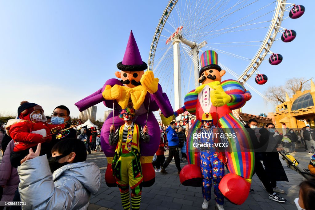 Spring Celebrations People visit Shijingshan Amusement Park to celebrate the Spring... News ...