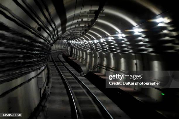 metro tunnel - phobia foto e immagini stock