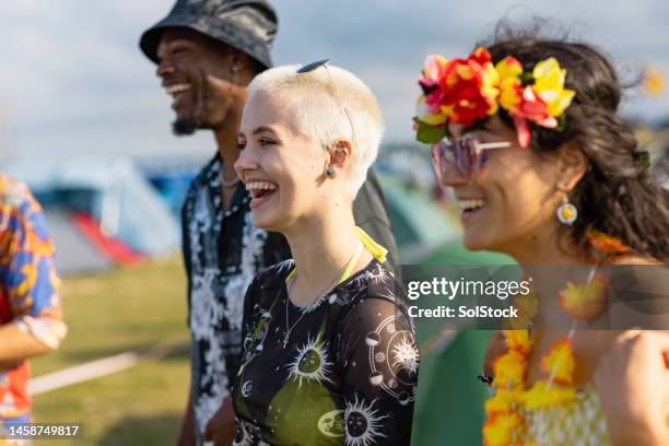 festival friends - festival goer stock pictures, royalty-free photos & images