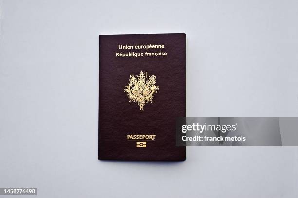 french passport - paspoort stockfoto's en -beelden
