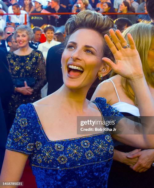 Actress Marlee Matlin arrives at the Academy Awards, March 23, 1998 in Los Angeles, California.