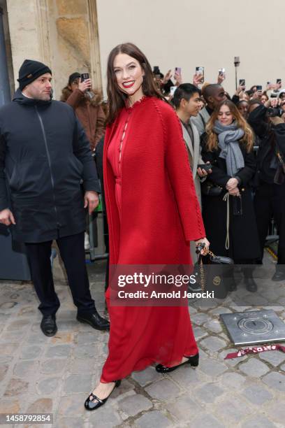 Karlie Kloss is seen during the Paris Fashion Week - Haute Couture Sring Summer 2023 on January 23, 2023 in Paris, France.