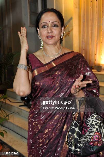 Hema Malini attends Seema Deo and Ramesh Deo's 50th wedding anniversary celebration on July 01, 2013 in Mumbai, India