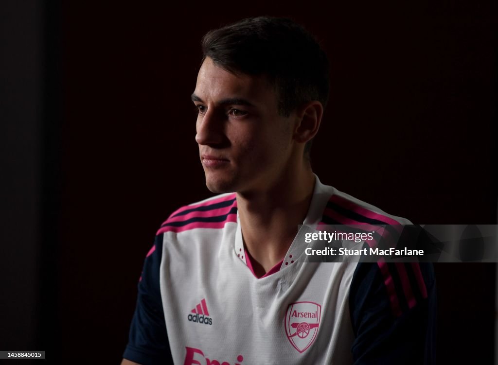 Arsenal Unveil New Signing