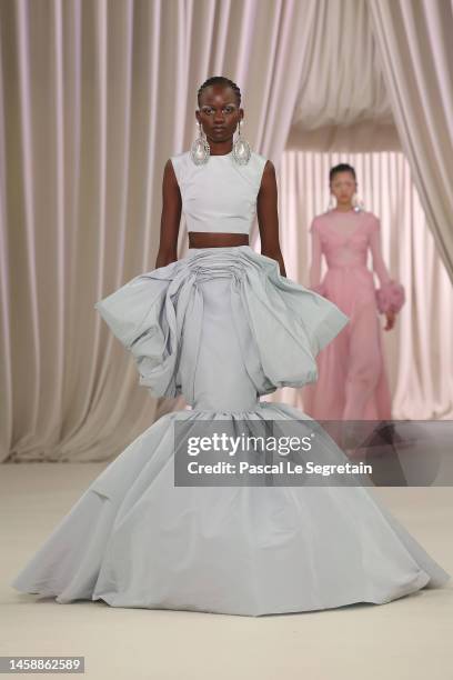 Model walks the runway during the Giambattista Valli Haute Couture Spring Summer 2023 show as part of Paris Fashion Week on January 23, 2023 in...