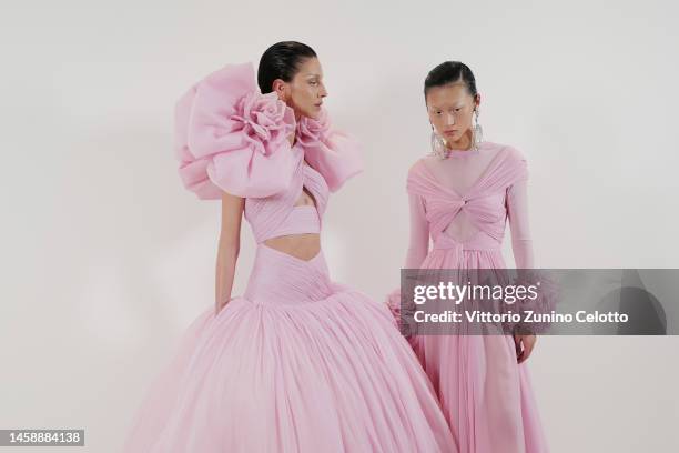 Models pose backstage prior to the Giambattista Valli Haute Couture Spring Summer 2023 show as part of Paris Fashion Week on January 23, 2023 in...