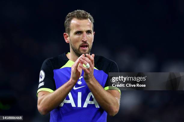 Harry Kane of Tottenham Hotspur applauds the fans after the team's victory during the Premier League match between Fulham FC and Tottenham Hotspur at...
