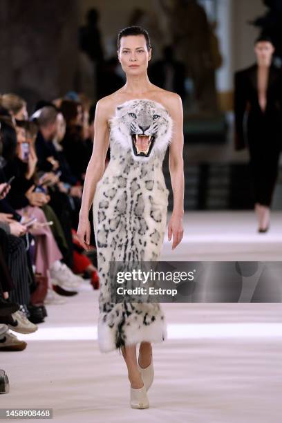 Shalom Harlow walks the runway during the Schiaparelli Haute Couture Spring Summer 2023 show as part of Paris Fashion Week on January 23, 2023 in...