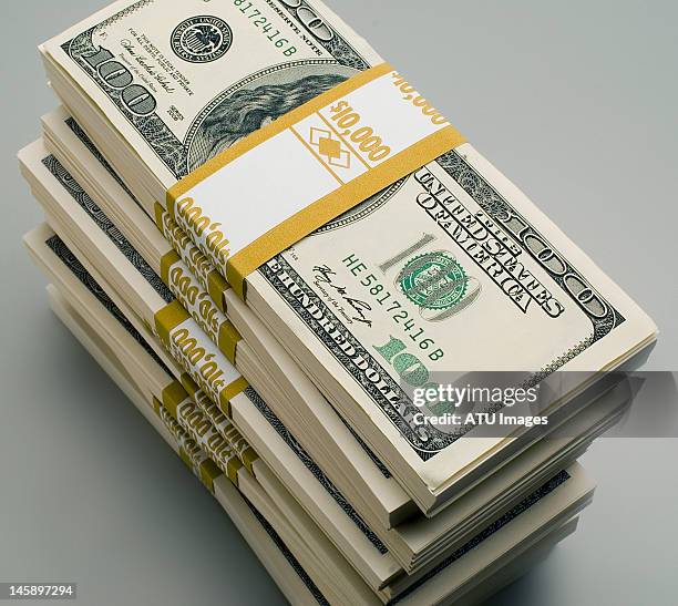 100 Stack 637 Stack Of 100 Dollar Bills Stock Photos, High-Res Pictures, and ...