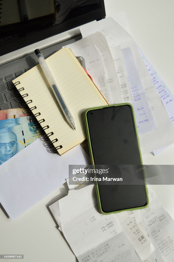 Personal Finance: monthly budgeting, bookkepping, tax report