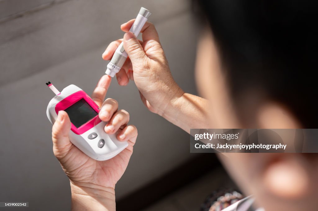 Blood glucose test using smart devices.