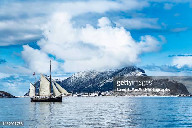 norwegian fjord traditional norwegian sailing ship near alesund norway - alesund noorwegen stock pictures, royalty-free photos & images