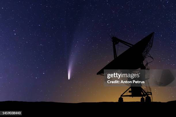 large radio telescopes on the background of comet c/2022 e3 (ztf) - satellite dish bildbanksfoton och bilder